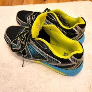 Danskin Now Women's Size 9 Tennis Shoes